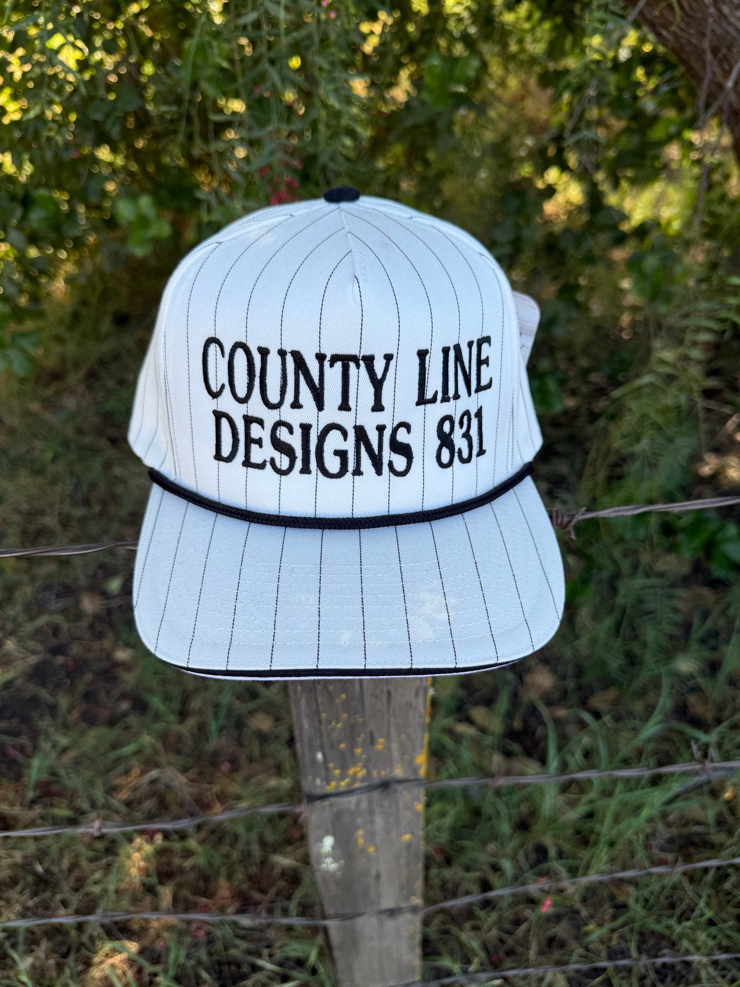 CLD831 White Pinstripe Snapback